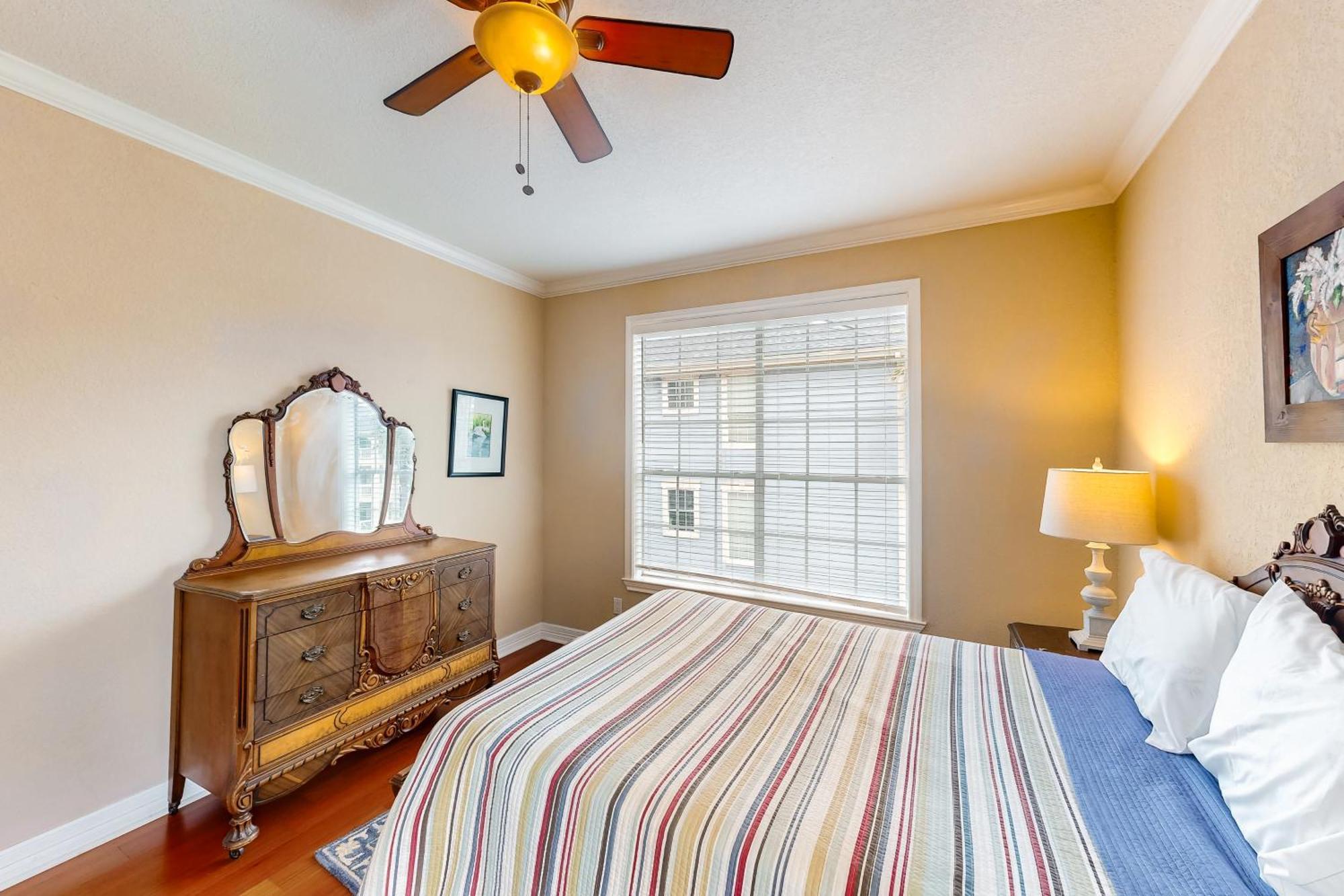 The Dawn Condominiums II Galveston Room photo