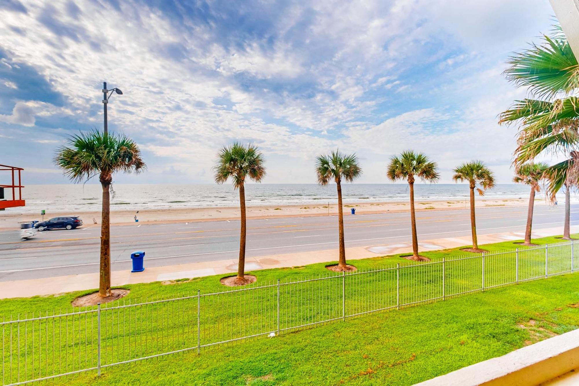 The Dawn Condominiums II Galveston Room photo